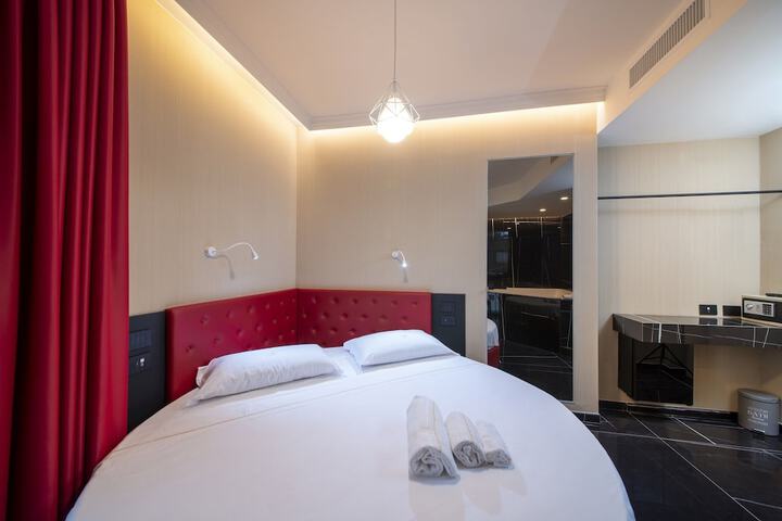 Room 9 of 44
