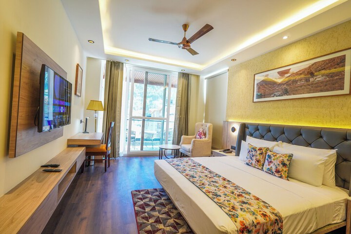 Room 5 of 51