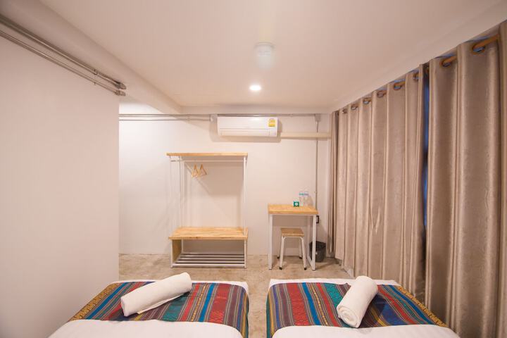 Room 13 of 53