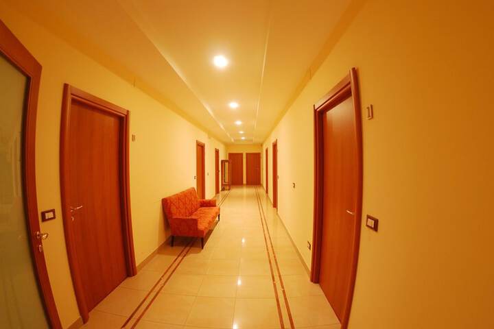 Ballroom/Hall 10 of 16