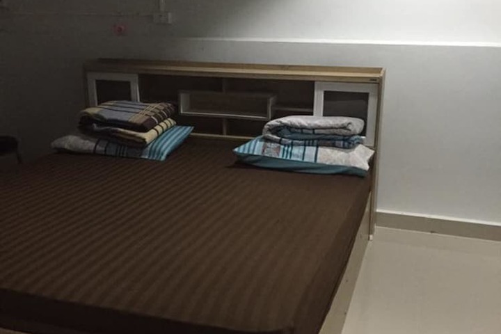 Room 16 of 19