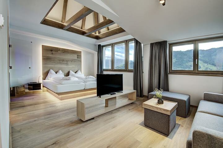Room 5 of 26