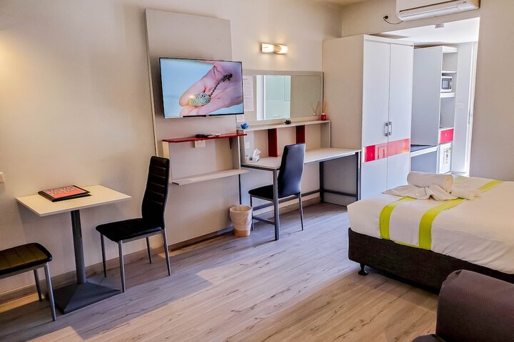 Room 40 of 100