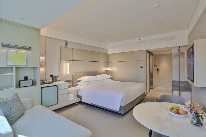 Room 18 of 95