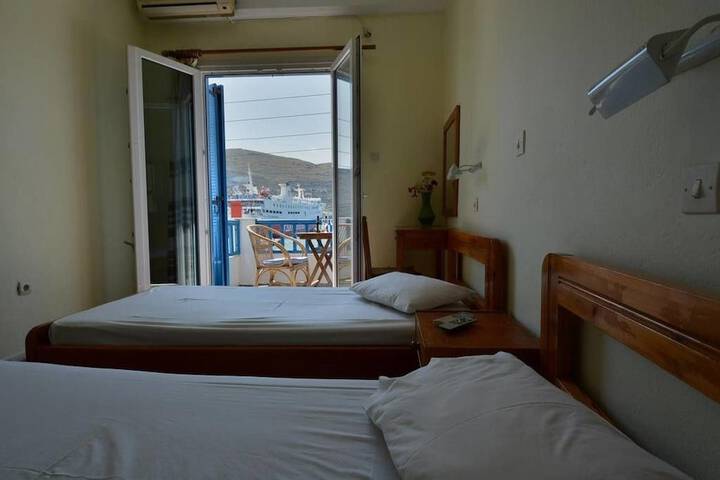 Room 3 of 16