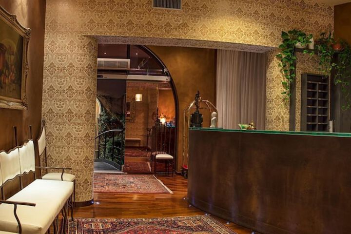 Guest Lobby