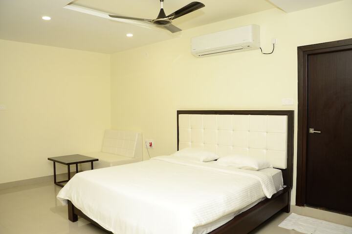 Room 17 of 17