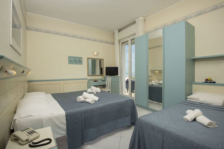Room 10 of 23