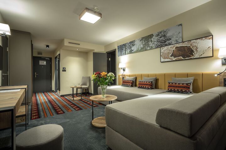 Room 11 of 78