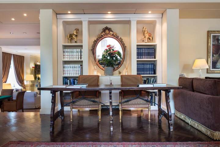 Guest Lobby
