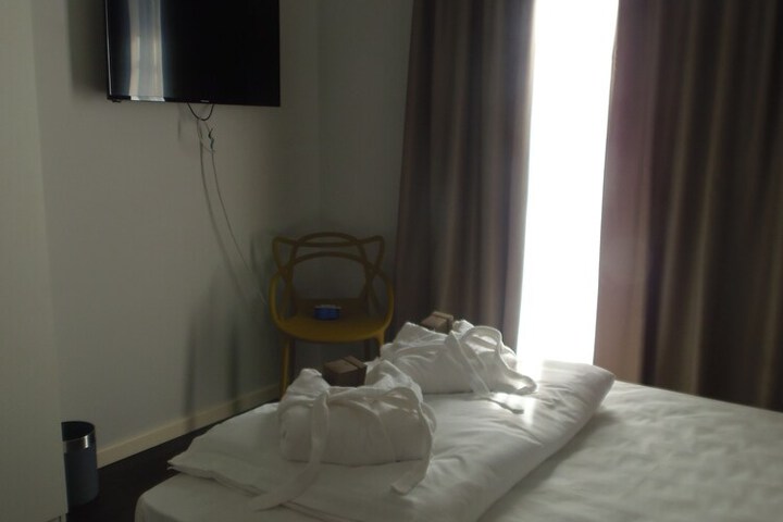 Room 30 of 64