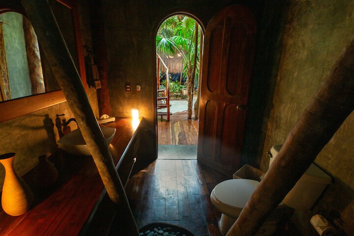 Room 21 of 33