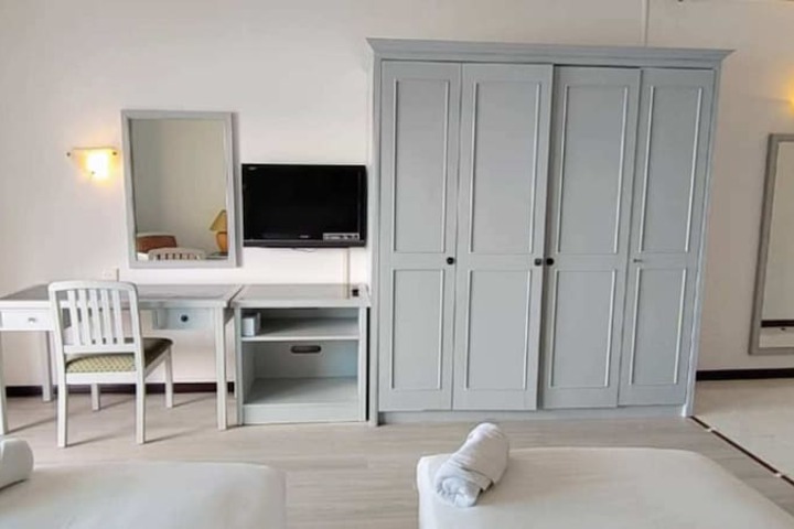 Room 86 of 650