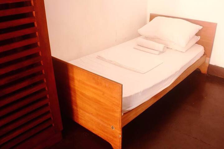 Room 5 of 23