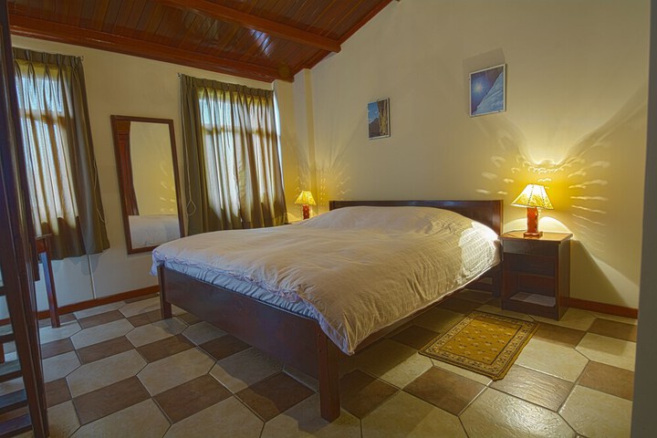 Room 6 of 34
