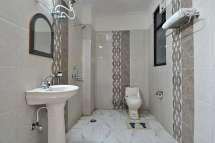 Room 2 of 27
