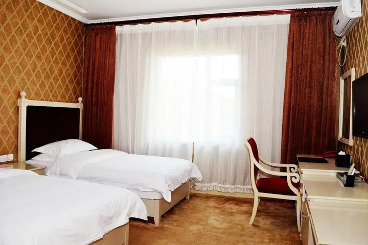 Room 6 of 11