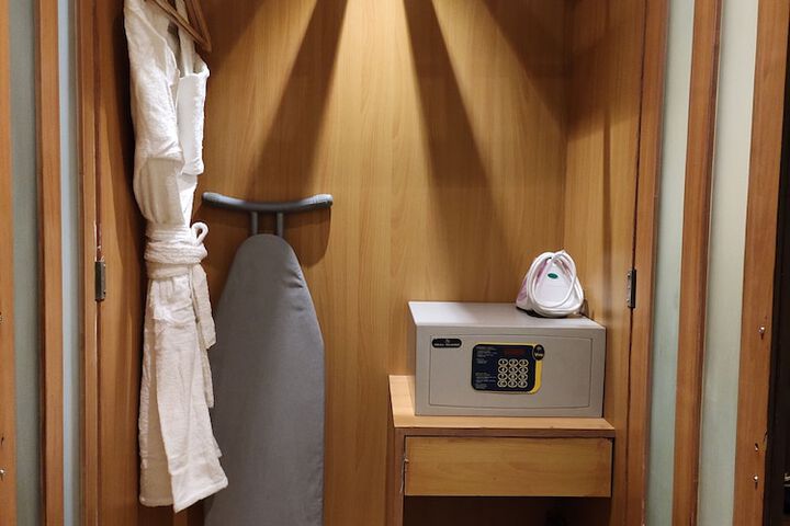 Room 48 of 72