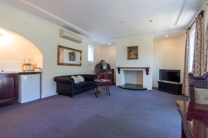 Room 45 of 120