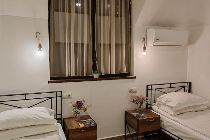 Room 28 of 57