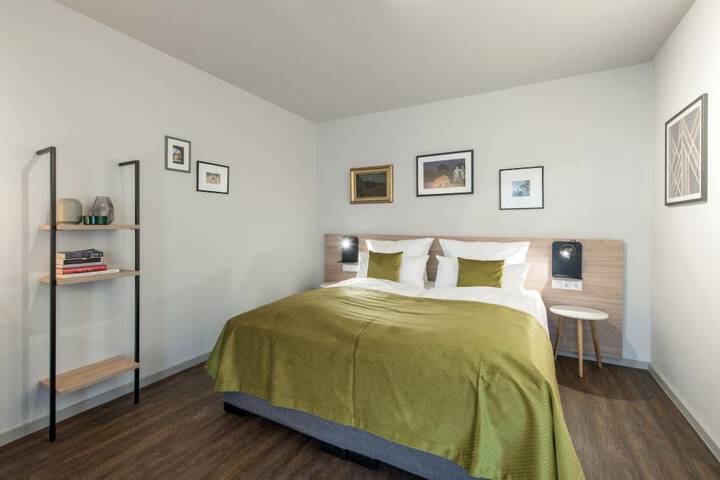 Room 12 of 40