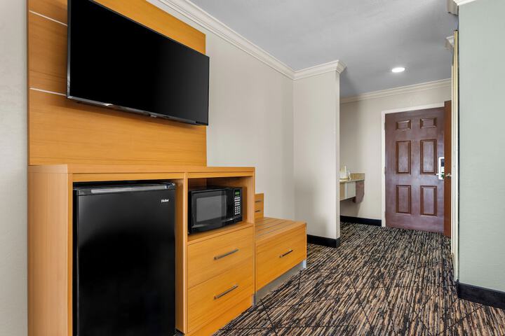 Room 11 of 35
