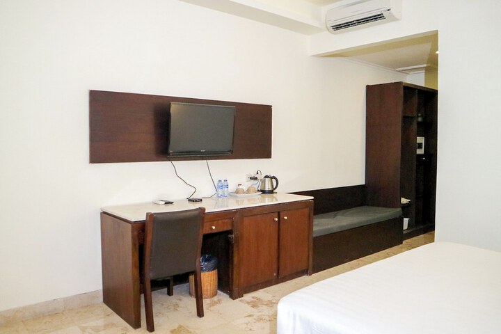 Room 26 of 142