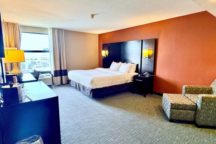 Room 32 of 60