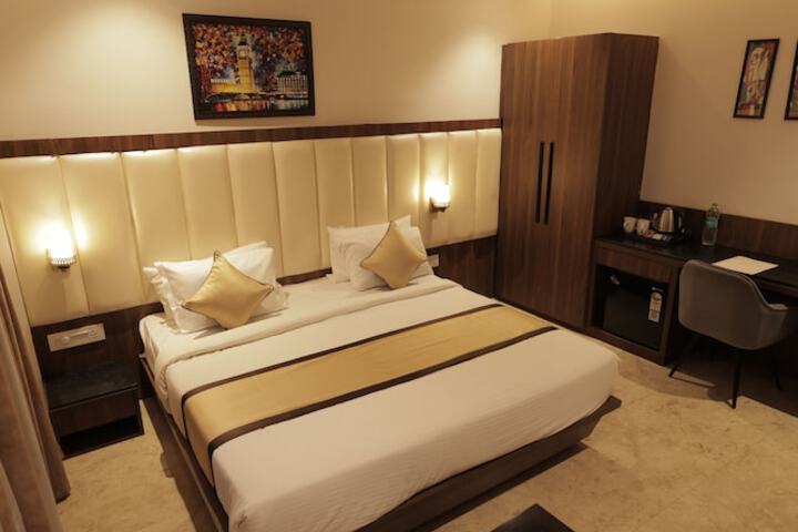 Room 10 of 49