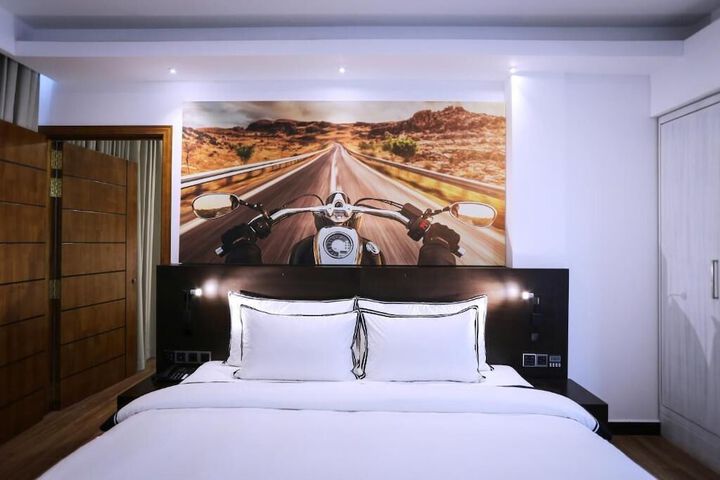 Room 10 of 35