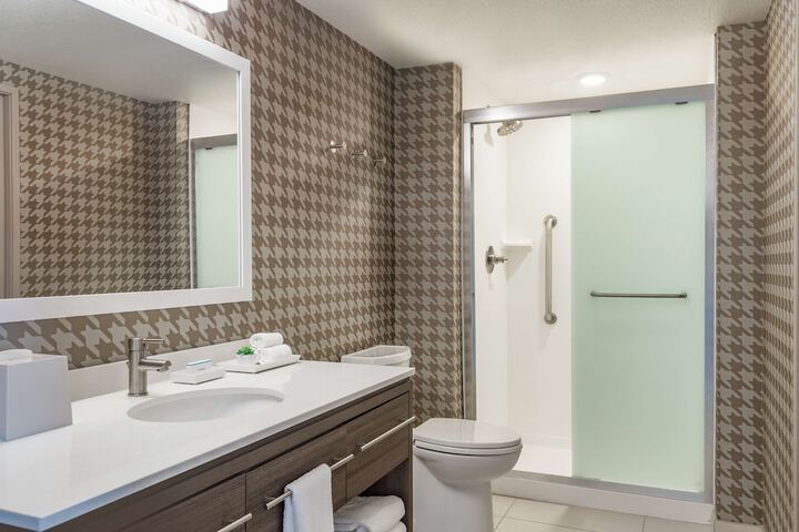 Bathroom shower