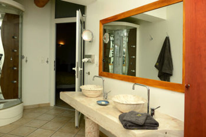 Room 4 of 22