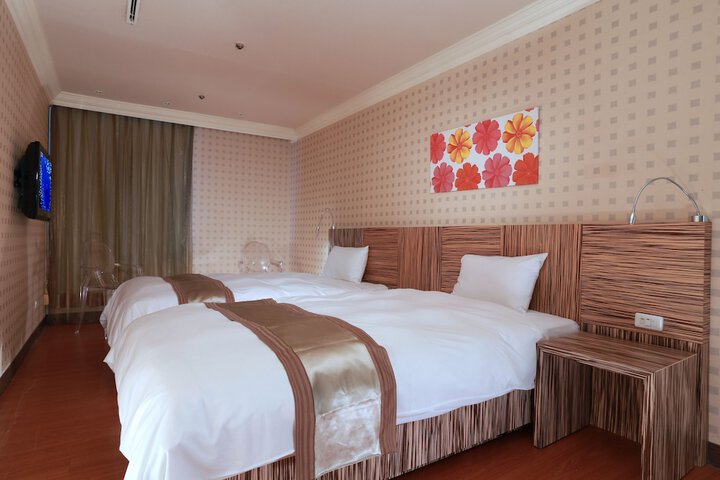 Room 16 of 48