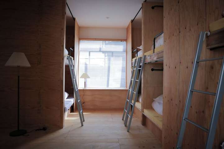 Room 28 of 34