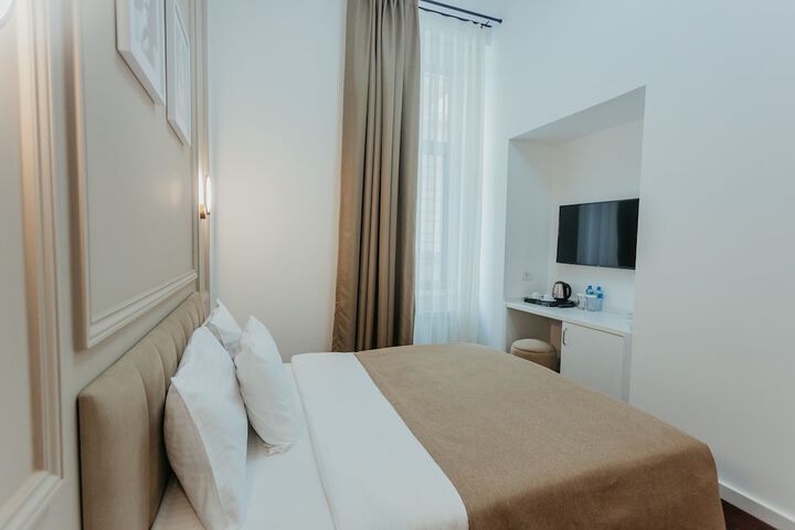 Room 7 of 37
