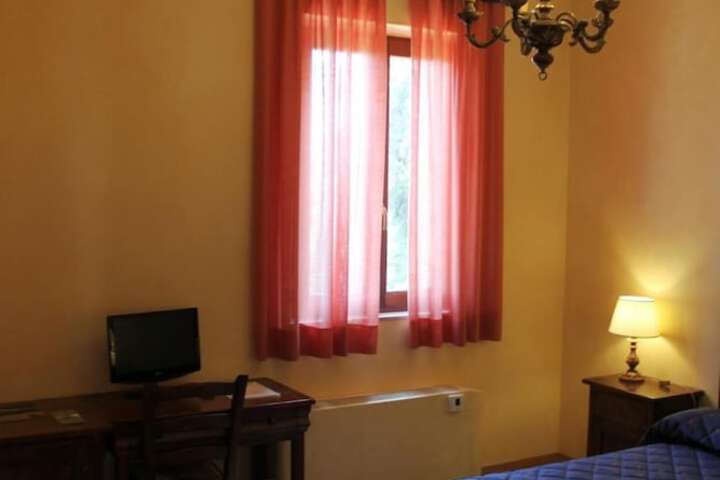Room 7 of 74