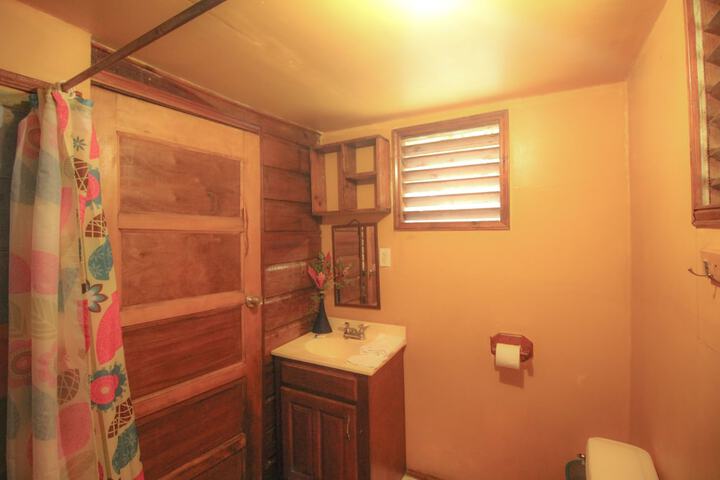 Room 33 of 51