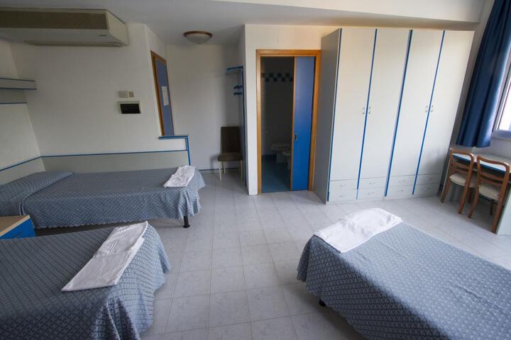 Room 3 of 43