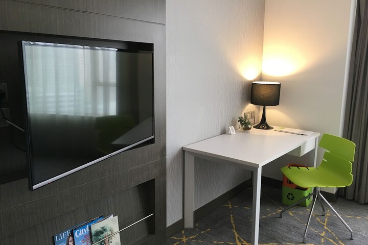 Room 7 of 43