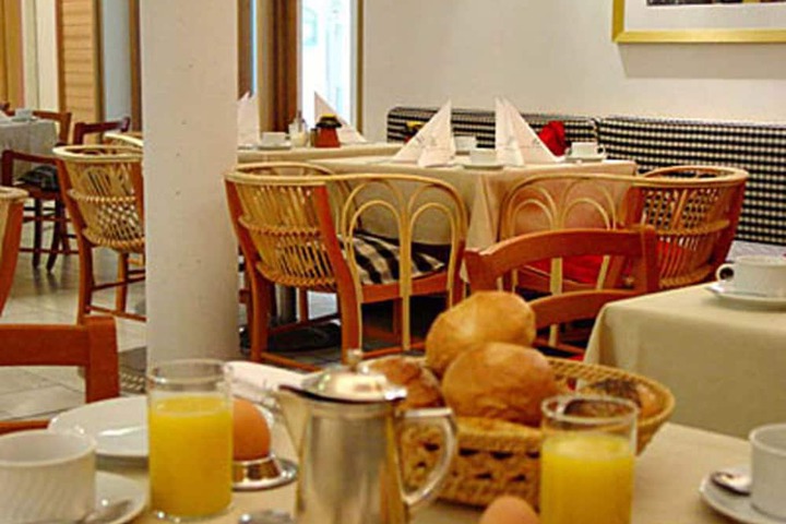 Breakfast/Coffee Service 15 of 27
