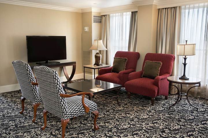 Room 32 of 63