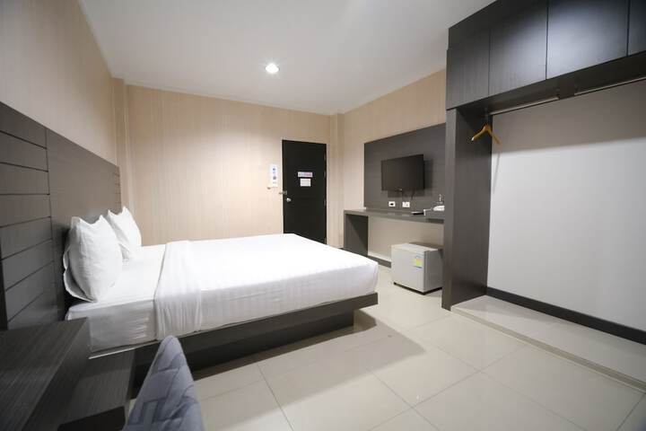 Room 26 of 40