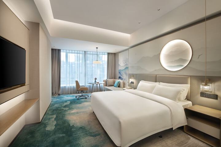 Room 12 of 81
