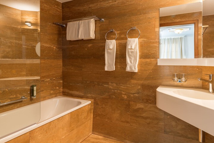 Room 20 of 49
