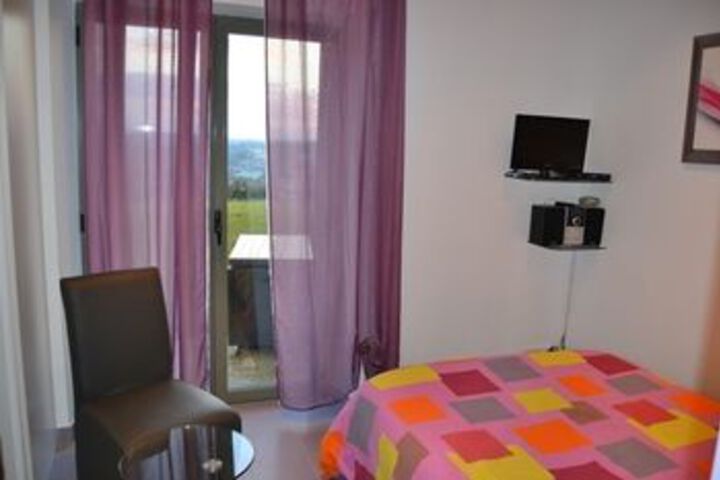 Room 48 of 74