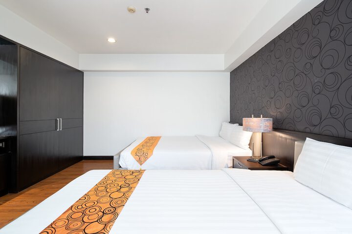 Room 12 of 83