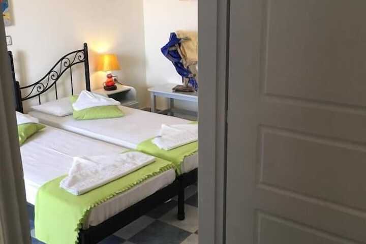 Room 8 of 41