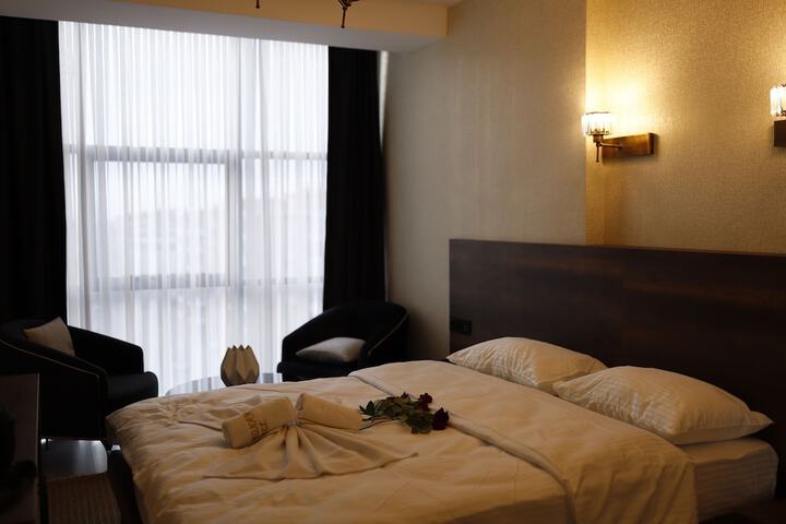 Room 7 of 19
