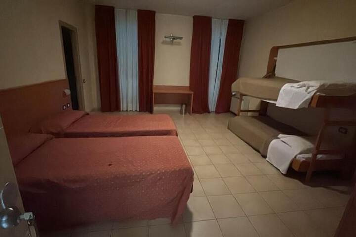 Room 5 of 35