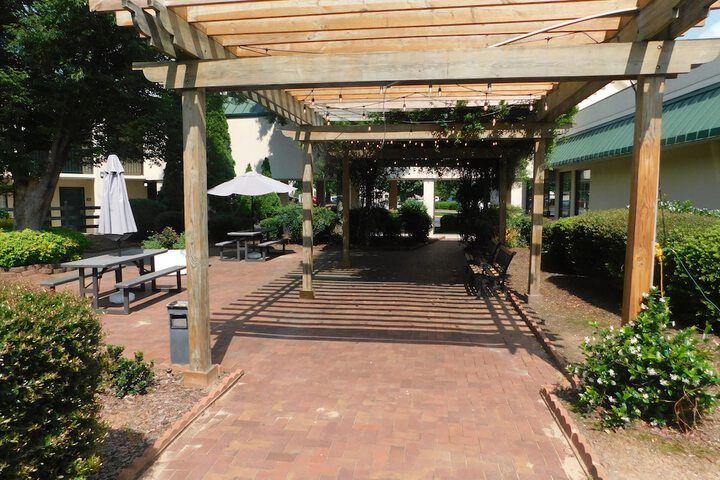 BBQ/picnic area